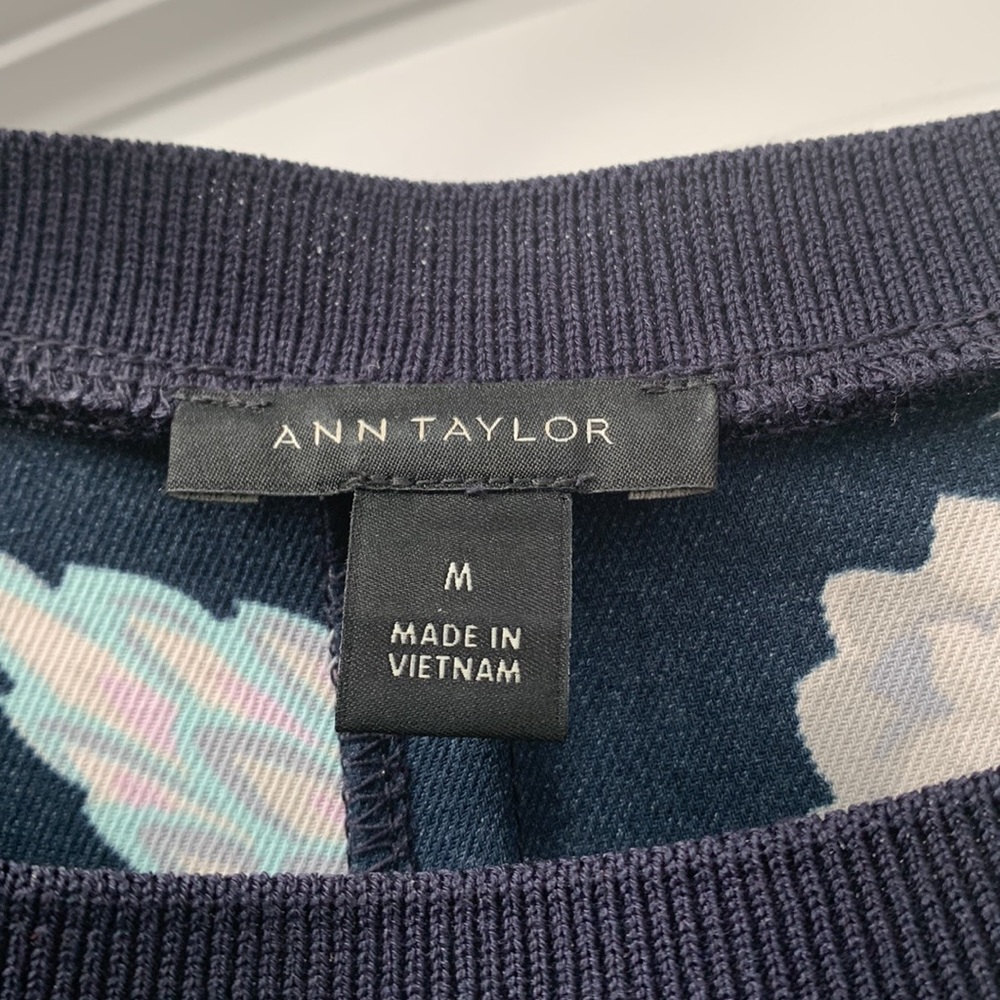Ann Taylor Tropical Floral Top - Picture 3 of 5